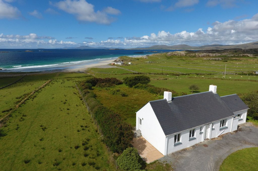 3 Bedrooms - Sleeps 6/7. Overlooking Lettergesh Beach, this cottage offers spectacular views of the Atlantic Ocean.