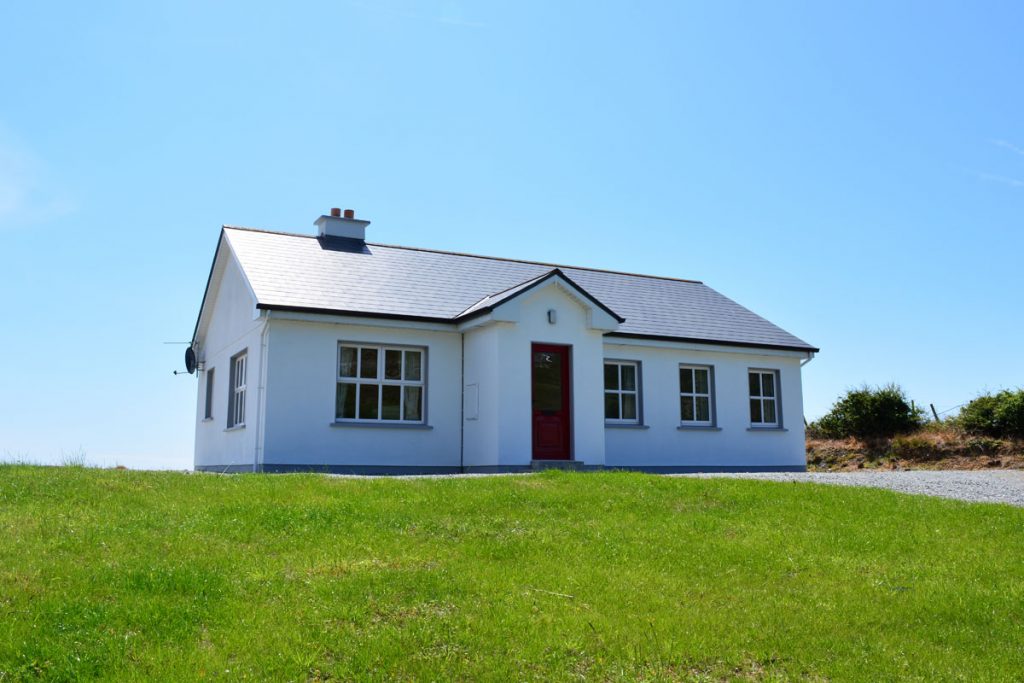 3 Bedrooms – Sleeps 5. Located on the lower Sky road, a short spin from Clifden town.