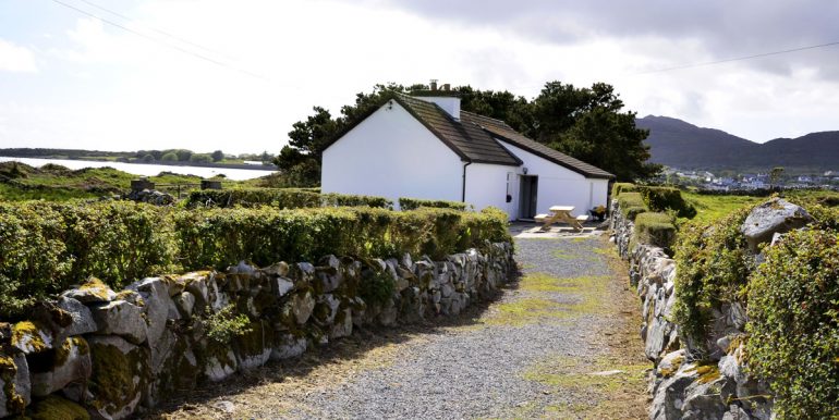 Holiday Home Inishnee Roundstone Connemara (2)