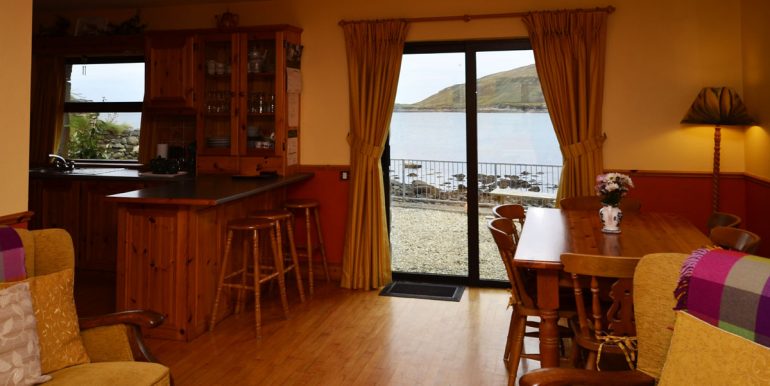 Seaside Holiday Home Cleggan (5)