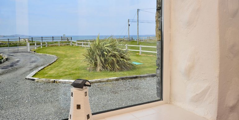 cottage to let in ballyconneely co galway (1)