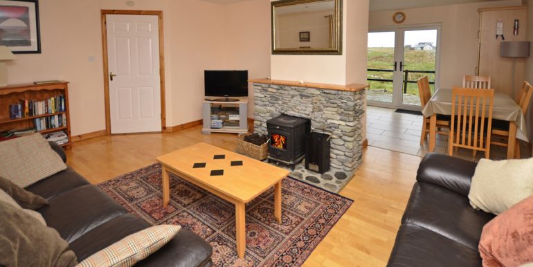 cottage to let in ballyconneely co galway (3)