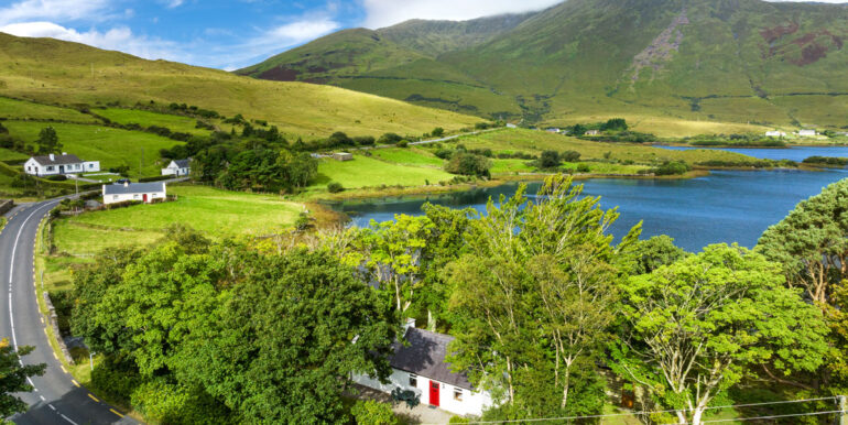 cottage to rent near leenane connemara (2)