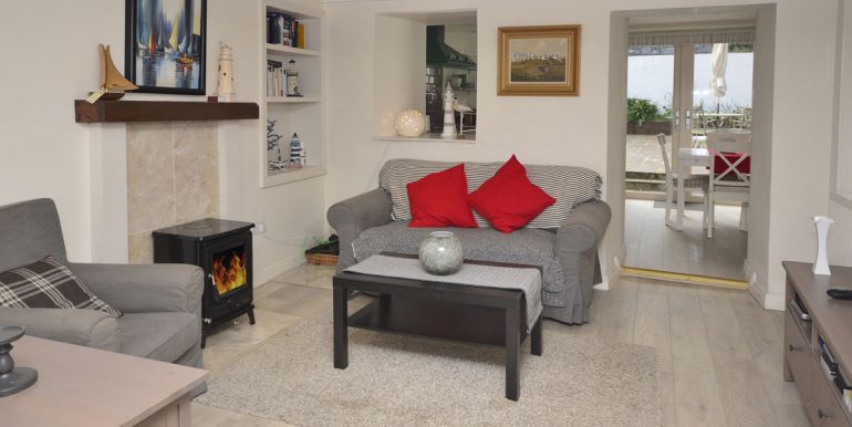 cottage to rent roundstone village (1)