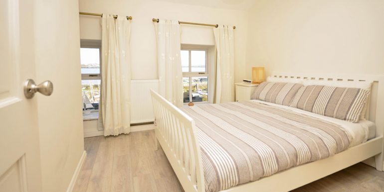 luxurious rental roundstone (2)