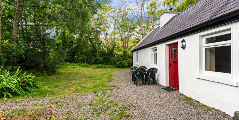 self catering holiday cottage leenane connemara galway ireland (1)