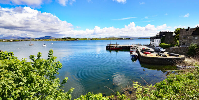 self catering holiday home roundstone village connemara galway (1)