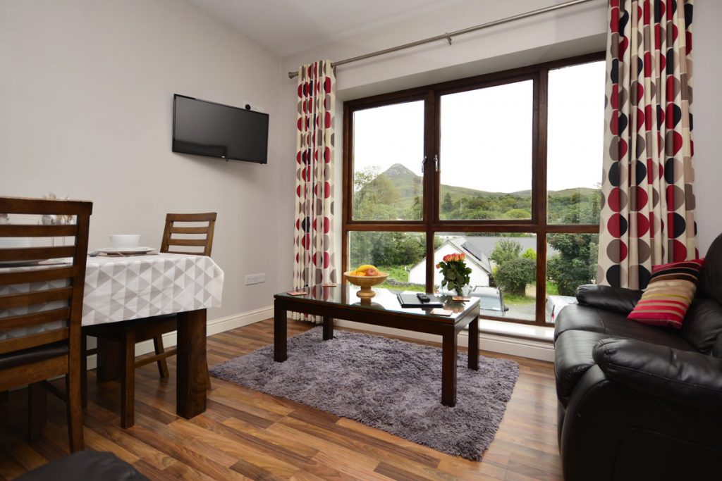 3 Bedrooms – Sleeps 4. Just a stroll to the beautiful Connemara National Park.