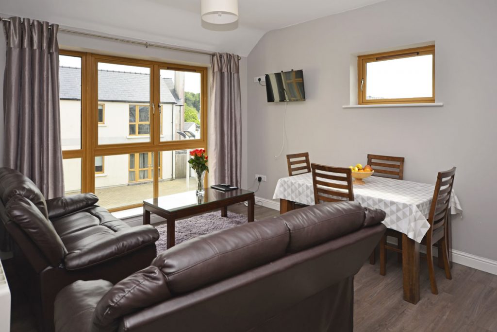 3 Bedrooms – Sleeps 4. A modern apartment ideally located close to Connemara National Park and Kylemore Abbey