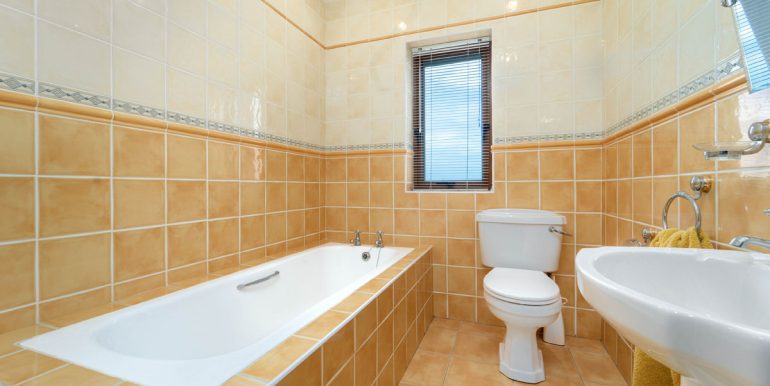 self catering house to rent in ballyconneely (1)