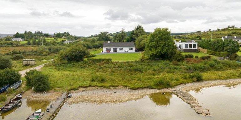 cottage to rent oughterard lough corrib (1)