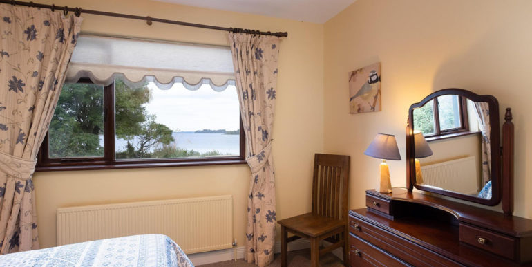 self catering holiday cottage oughterard lough corrib (1)