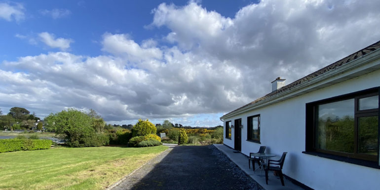 self catering vacation rental lakeside oughterard connemara galway (1)
