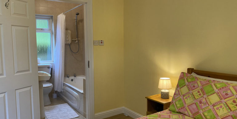 holiday home cornamona clonbur galway mayo (4).JPEG