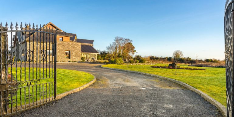 fishing lodge to rent oughterard lough corrib galway (2)