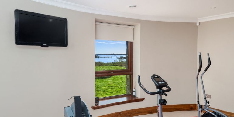 self catering property with gym oughterard galway ireland (5)