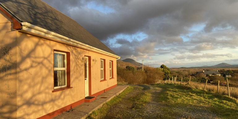 self catering holiday cottage clifden (5).JPEG