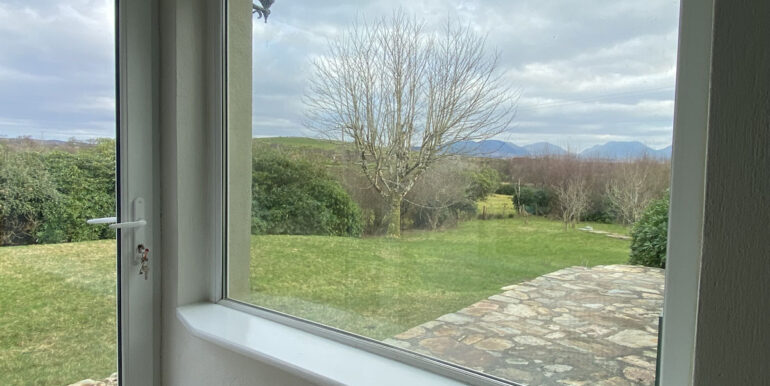 cottage to rent clifden connemara ballyconneely bog road (5)
