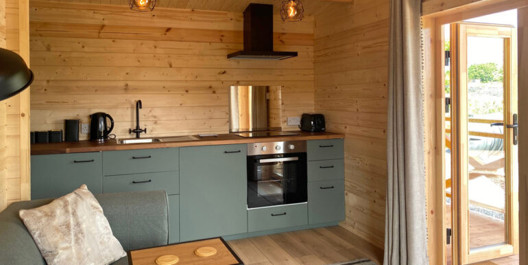 luxurious log cabin for couples clifden connemara galway (1)