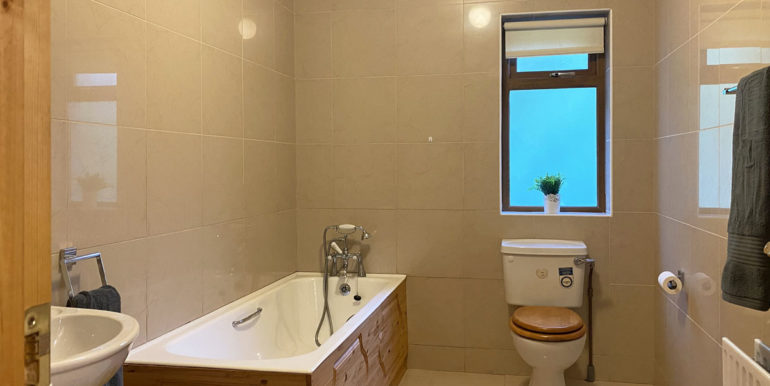 self catering holiday home in clifden town connemara (2)
