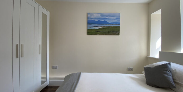 444 Clifden large self catering property (16).JPEG