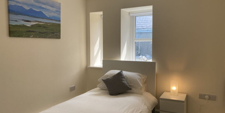 444 Clifden large self catering property (17).JPEG
