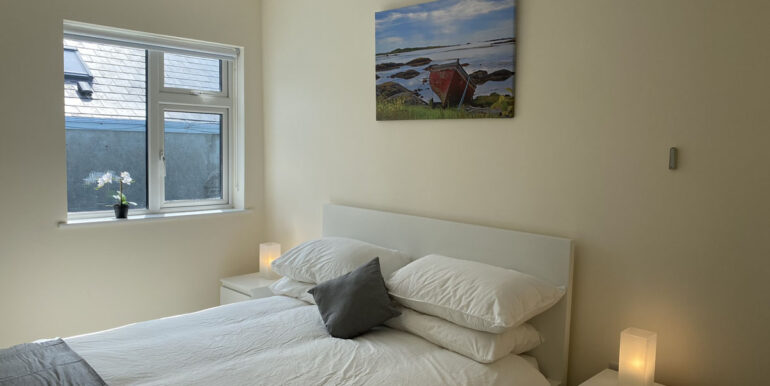 444 Clifden large self catering property (22).JPEG