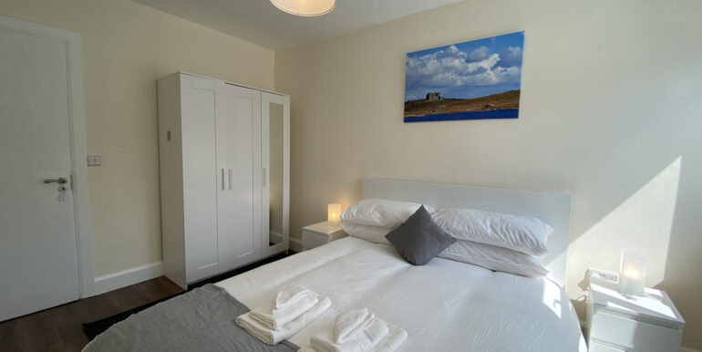 444 Clifden large self catering property (28).JPEG