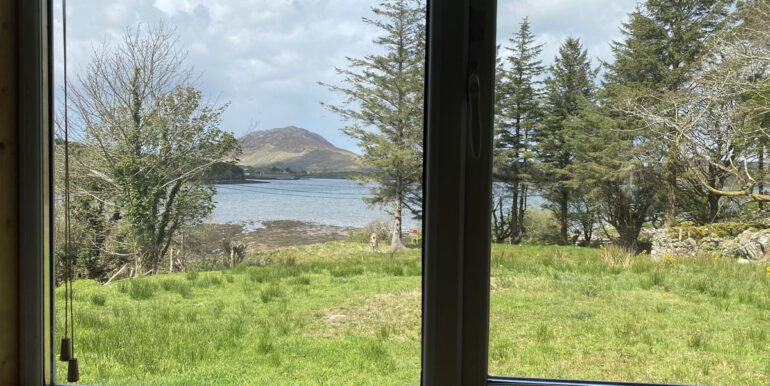 self catering holiday home near the sea letterfrack connemara (4)