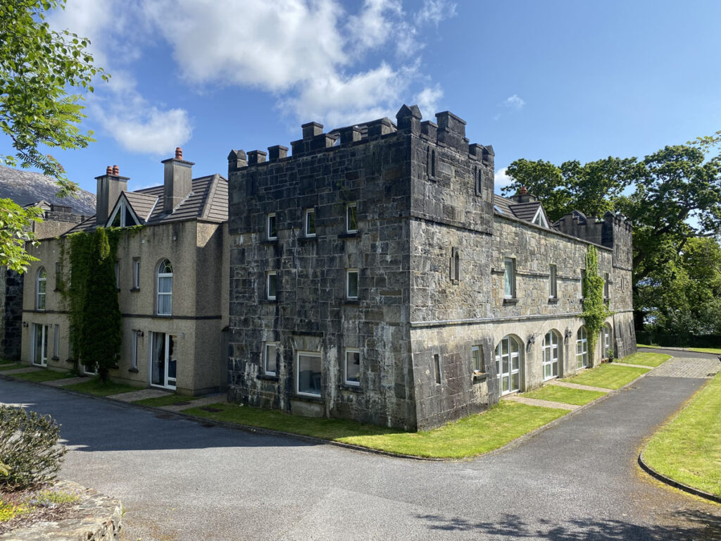 Lakeside location in the historical Ballynahinch estate