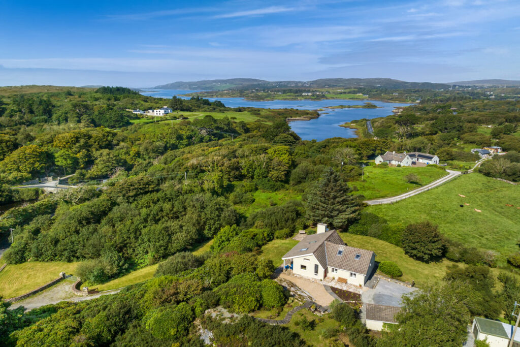 A spacious cottage surrounded by nature near Clifden town.
