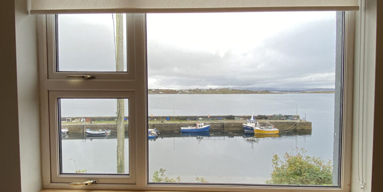 cottage to rent roundstone village (2)