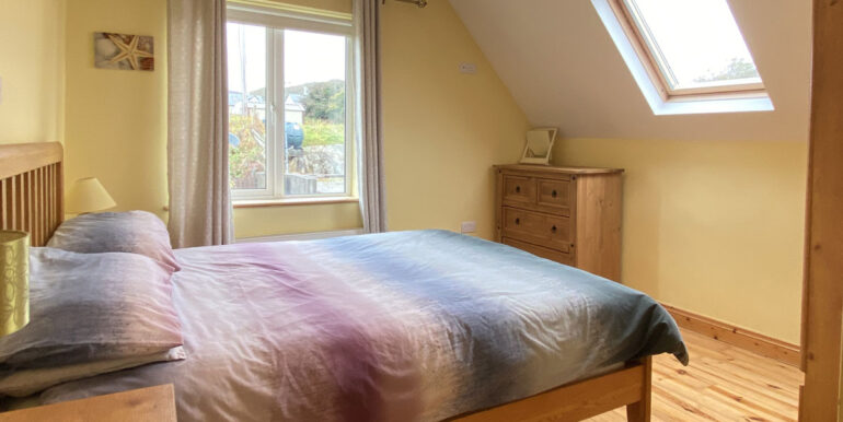 self catering holiday rental roundstone village near dogs bay (1)