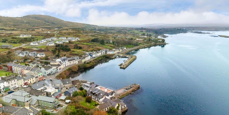 self catering for groups roundstone wild atlantic way connemara (1)