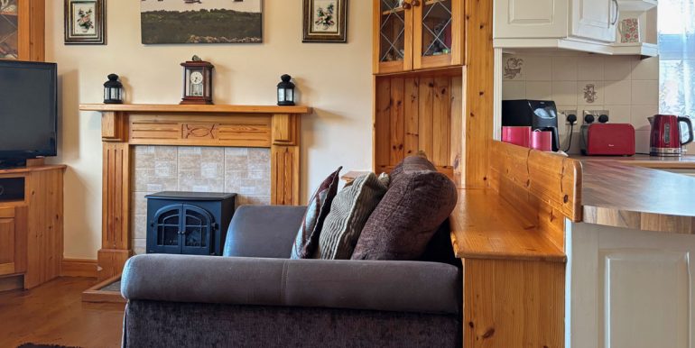cottage to rent roundstone village connemara (3)
