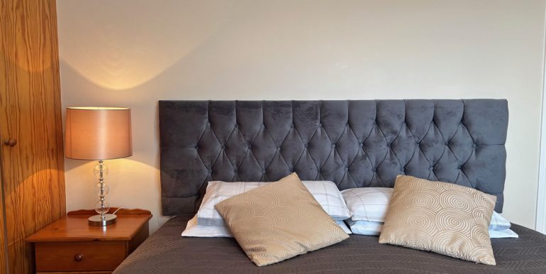 self catering holiday home roundstone village connemara near dogs bay (2)