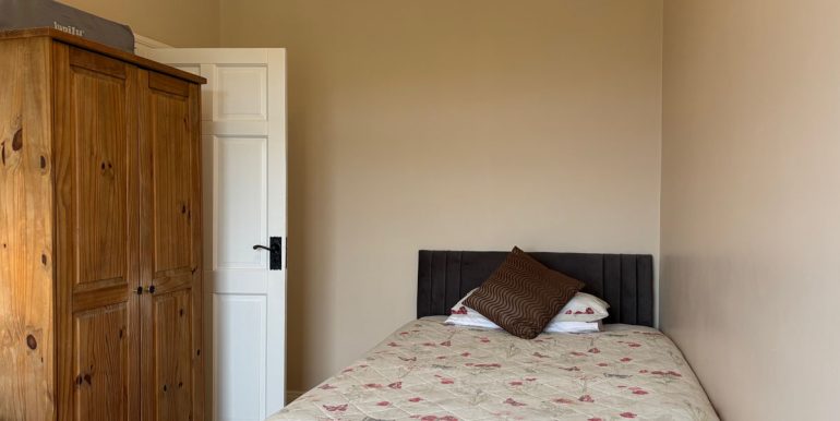 self catering holiday home roundstone village connemara near dogs bay (7)