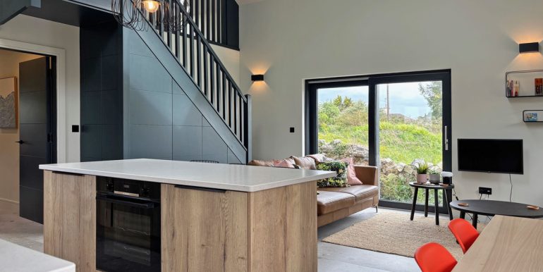 cottage to rent roundstone village (3)