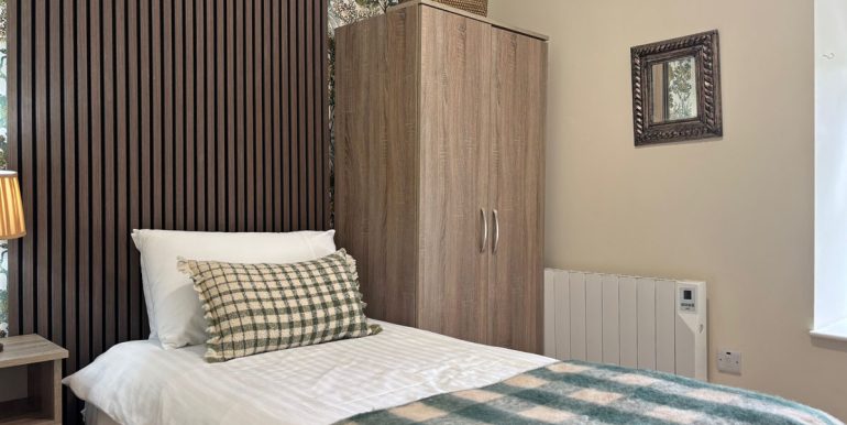 vacation rental for large groups kylemore abbey connemara galway (3)