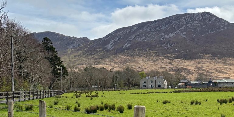 vacation rental for large groups kylemore abbey connemara galway (8)