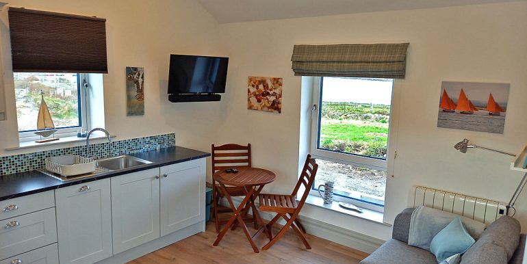 holiday apartment to rent cleggan connemara (1)