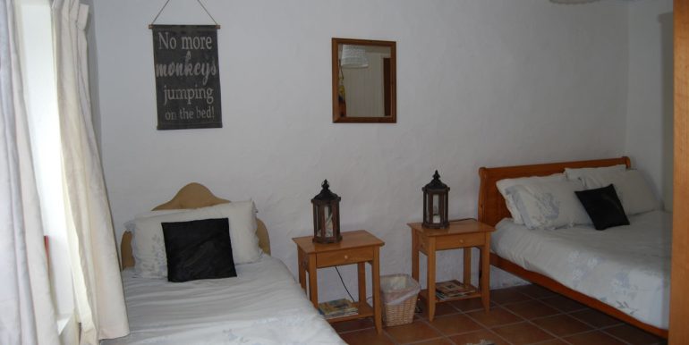 holiday home to rent roundstone connemara wild atlantic way (2)