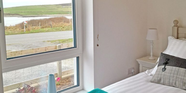 one bedroom apartment to rent cleggan clifden (1)