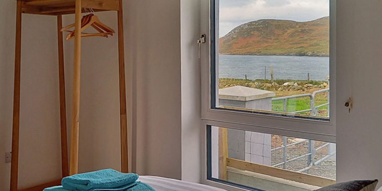 one bedroom apartment to rent cleggan clifden (2)